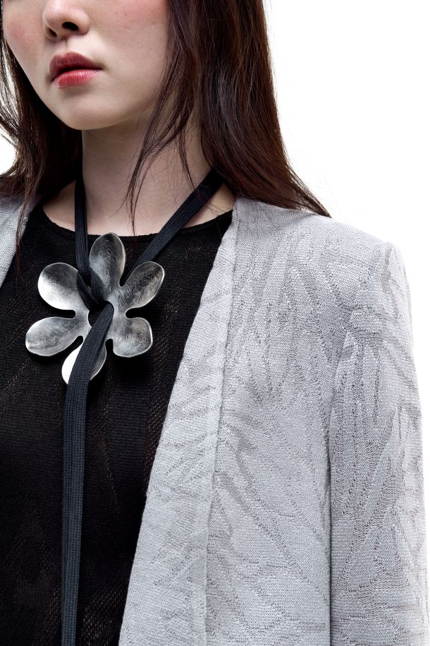 oberta Redaelli spring summer 2026, R1361 Dinami-tecs jacquard knit long jacket with pointed hem fiore piccolo alabastro