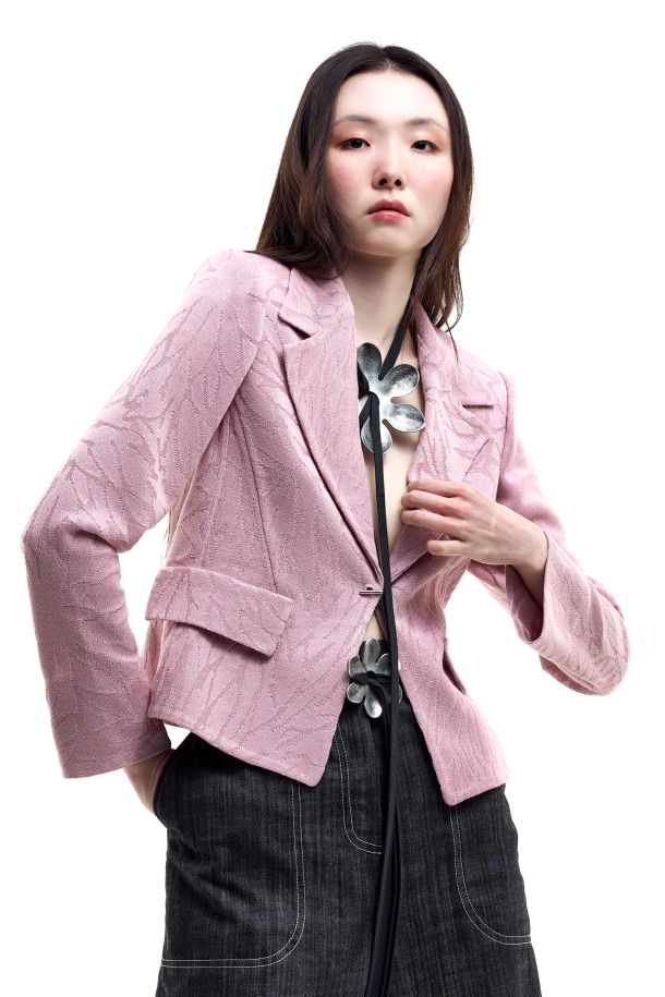 Roberta Redaelli spring summer 2026, R1360 Dinami-tecs jacquard knit boxy jacket with cufflink fiore piccolo quarzo