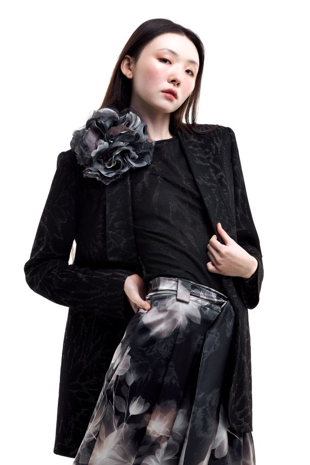 Roberta Redaelli speing summer 2026, R1122/2 Dinami-tecs jacquard knit long jacket fiore piccolo ossidiana