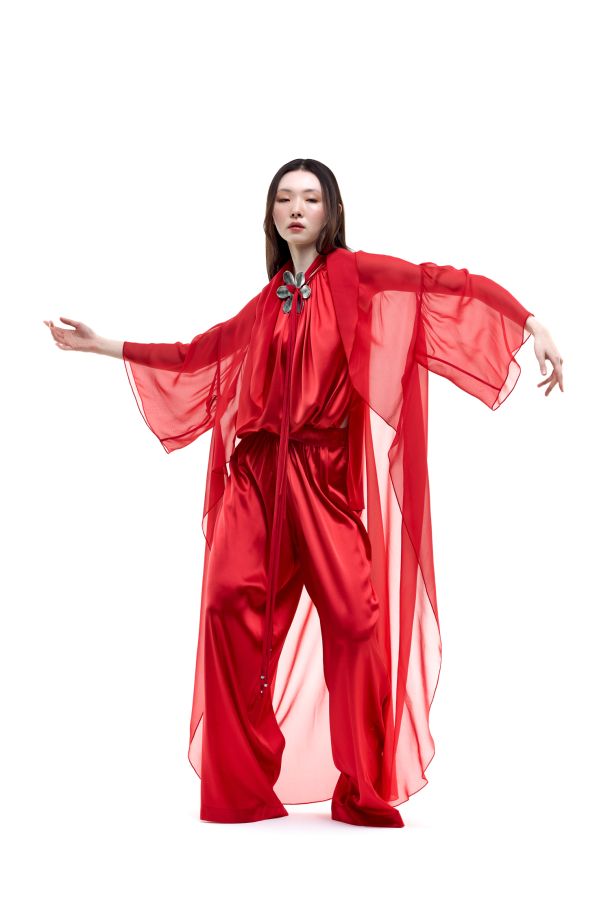 Roberta Redaelli spring summer 2026, RD516 Silk georgette cape with flared sleeves corallo