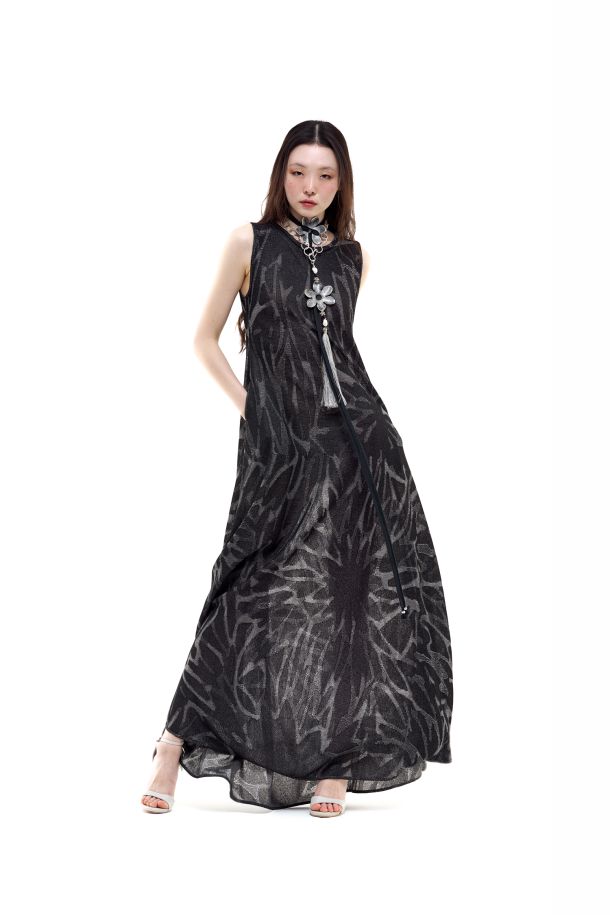 Roberta Redaelli primavera estate 2026, R1365 abito lungo con collo ciccio e tasche in maglia jacquard fiore grande tricolore nero