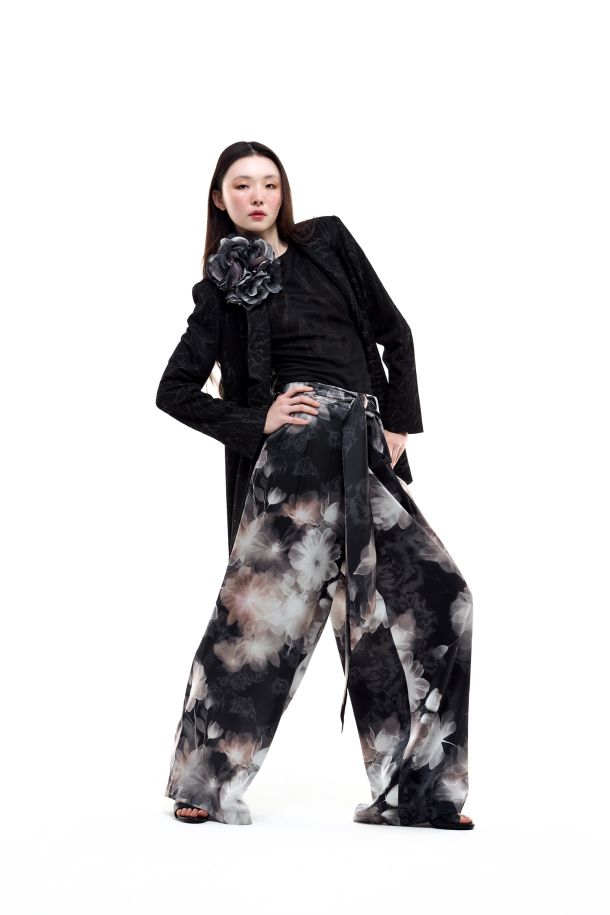 Roberta Redaelli primavera estate 2026, R1122/2 giacca lunga in maglia jacquard dinami-tecs fiore piccolo ossidiana 