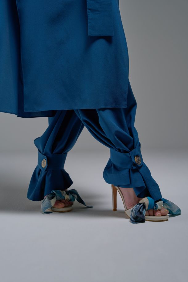 Roberta Redaelli spring summer 2025 Ambrosia, RD482 Silk cargo pants with frog fastenings goccia